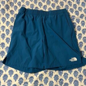 Men’s north face shorts Small